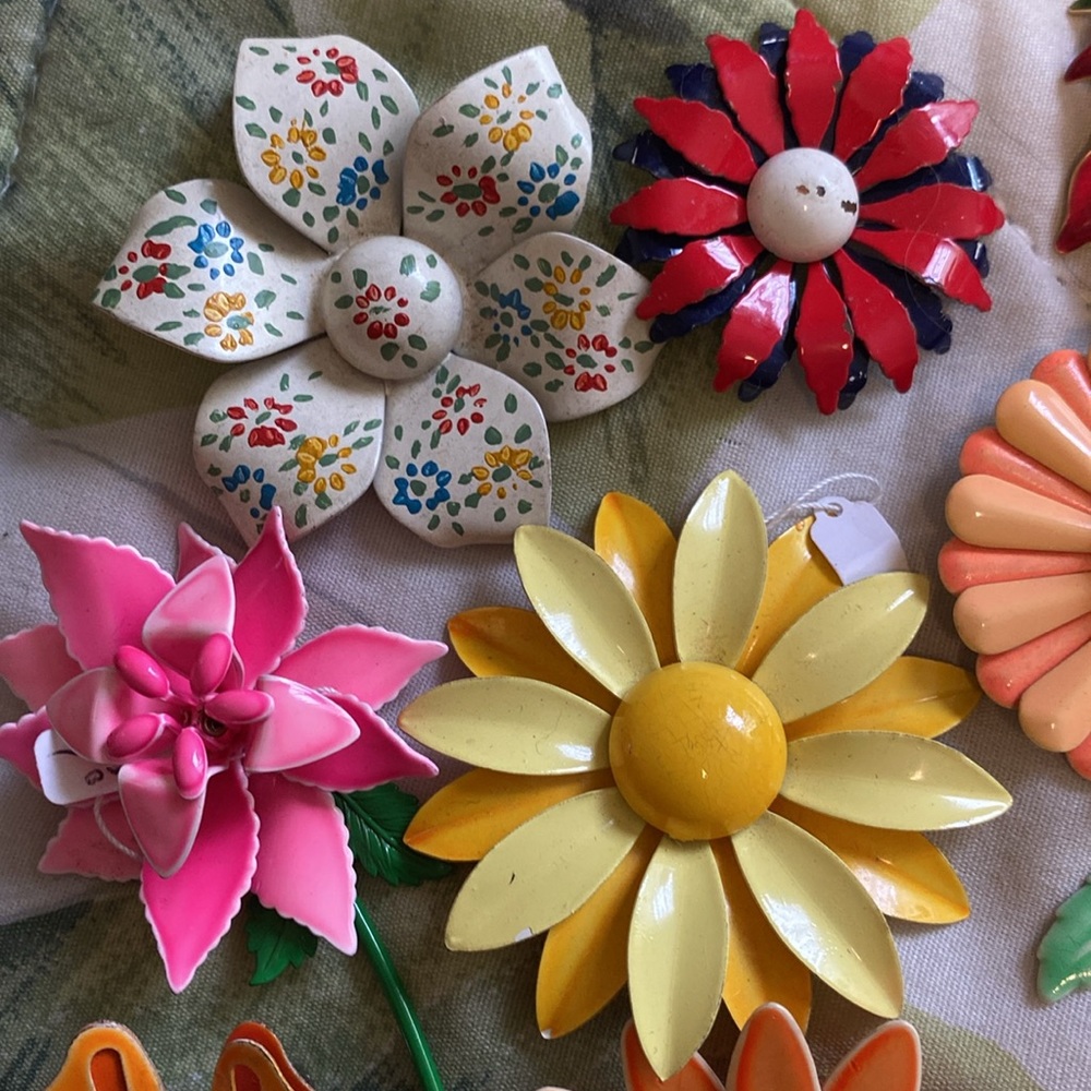 Floral Enamel Brooch Set - Multicolor - Picture 3 of 10